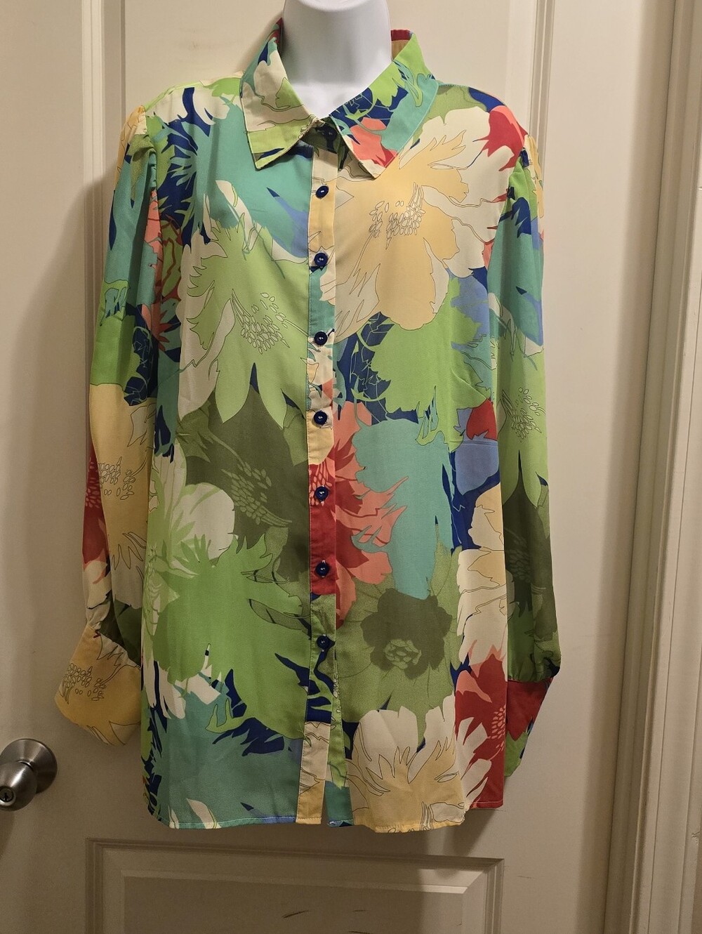 Beautiful Plus Size Floral Print Long Sleeve Blouse in Green, Blue & Red Size 4x